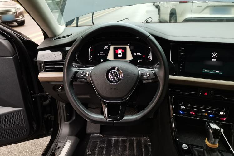 Used Volkswagen Passat 2020 330TSI Luxury Edition China VI Steering Wheel