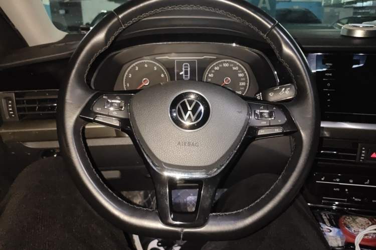 Used Volkswagen Passat 2020 330TSI Elite Edition China VI Steering Wheel