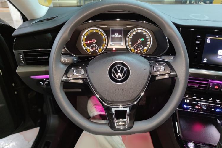 Used Volkswagen Passat 2020 Revised Version 280TSI Elite Edition China VI Standard Steering Wheel