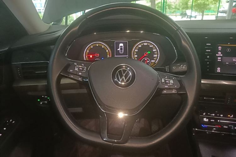 Used Volkswagen Passat 2020 Revised Version 280TSI Elite Edition China VI Standard Steering Wheel