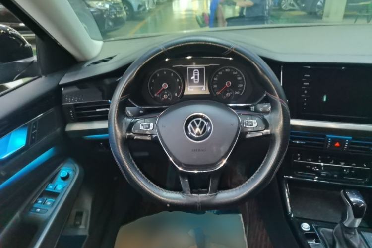 Used Volkswagen Passat 2020 Facelift 330TSI Elite Edition China VI Standard Steering Wheel