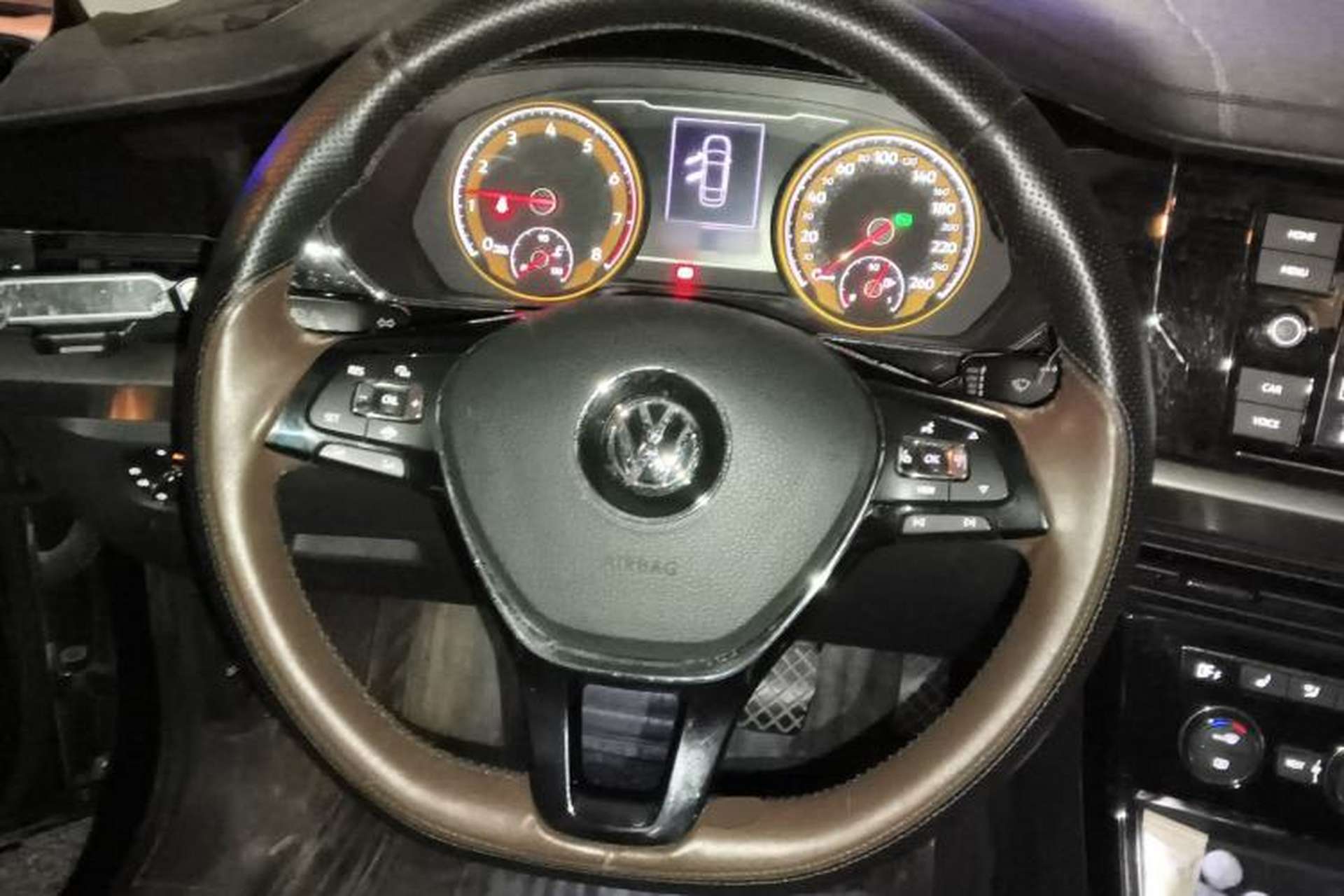 Used Volkswagen Passat 2020 330TSI Elite Edition China VI Steering Wheel