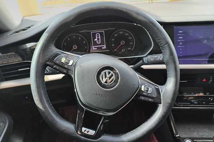 Used Volkswagen Passat 2020 330TSI Elite Edition China VI Steering Wheel