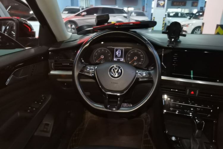 Used Volkswagen Passat 2020 Facelift 330TSI Elite Edition China VI Standard Steering Wheel