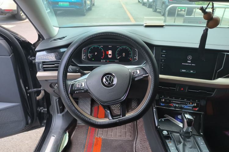 Used Volkswagen Passat 2020 Facelift 330TSI Prestige Edition China VI Standard Steering Wheel