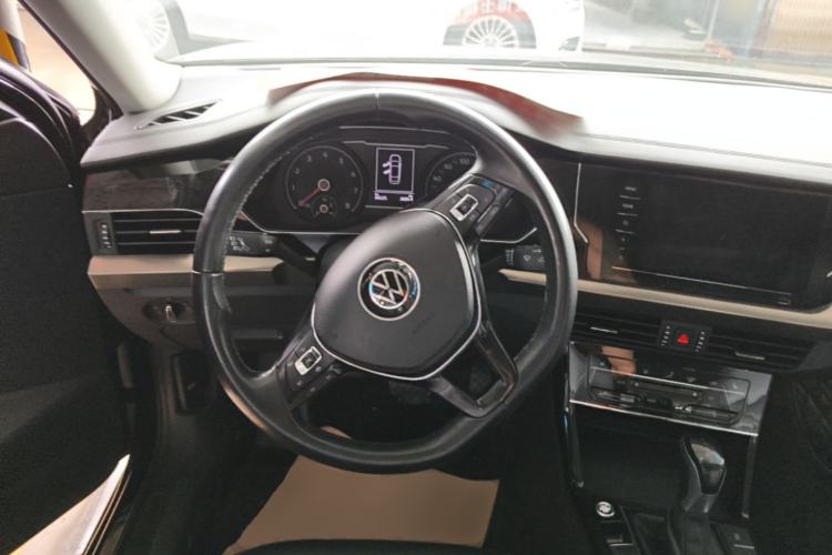 Used Volkswagen Passat 2020 330TSI Elite Edition China VI Steering Wheel