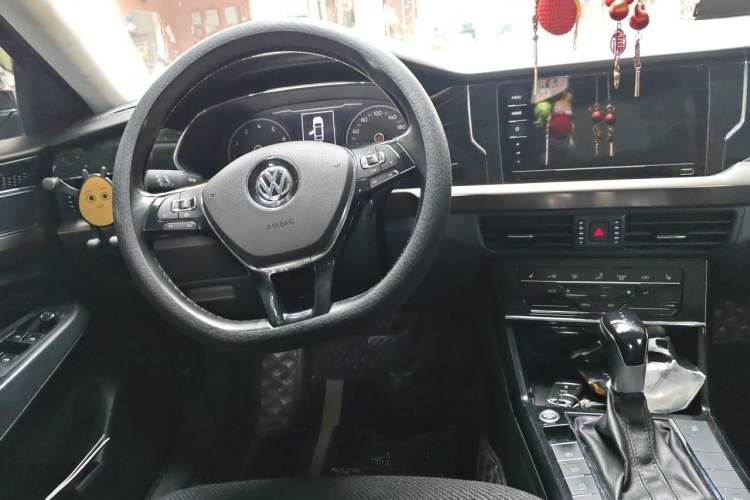 Used Volkswagen Passat 2020 330TSI Elite Edition China VI Steering Wheel