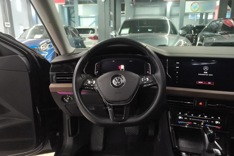 Used Volkswagen Passat 2020 330TSI Luxury Edition China VI Steering Wheel