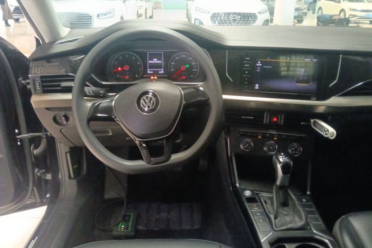 Used Volkswagen Passat 2020 Revised Version 280TSI Business Edition China VI Standard Steering Wheel