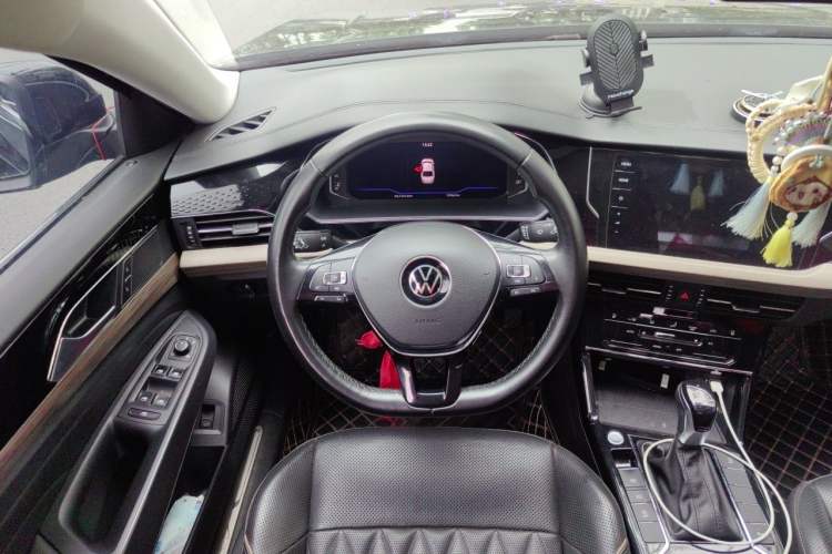 Used Volkswagen Passat 2020 330TSI Luxury Edition China VI Steering Wheel