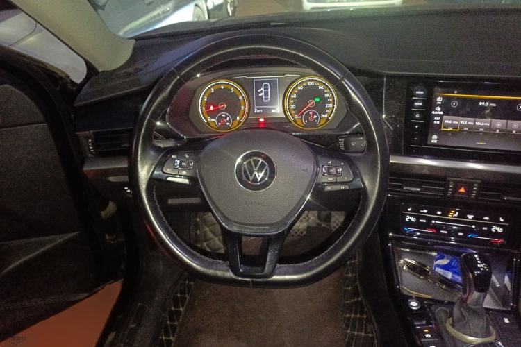Used Volkswagen Passat 2020 Facelift 330TSI Elite Edition China VI Standard Steering Wheel