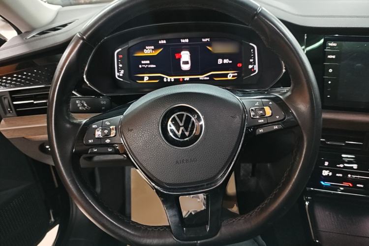 Used Volkswagen Passat 2020 Revised Version 330TSI Luxury Edition China VI Standard Steering Wheel
