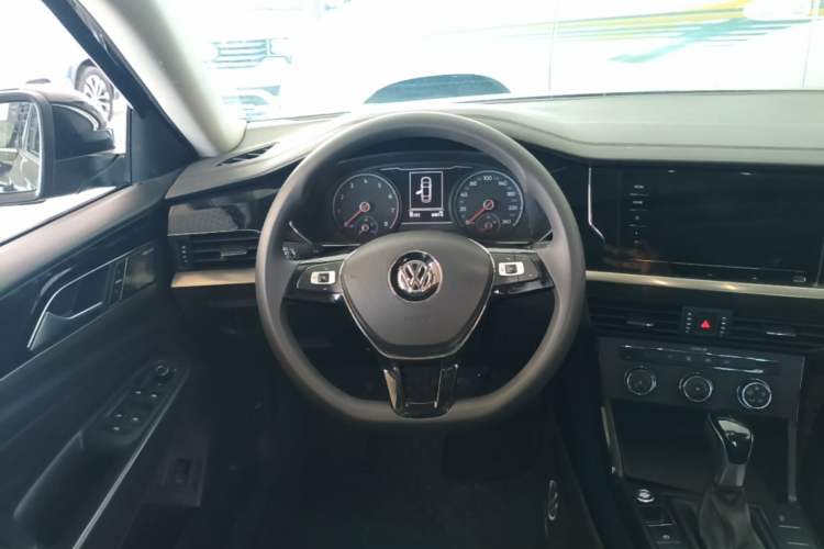 Used Volkswagen Passat 2020 Revised Version 280TSI Business Edition China VI Standard Steering Wheel