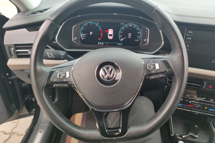 Used Volkswagen Passat 2020 330TSI Luxury Edition China VI Steering Wheel