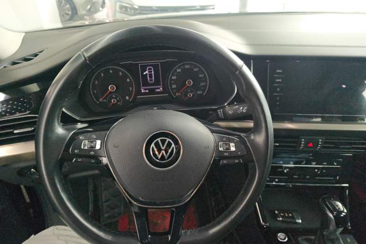 Used Volkswagen Passat 2020 Facelift 330TSI Elite Edition China VI Standard Steering Wheel
