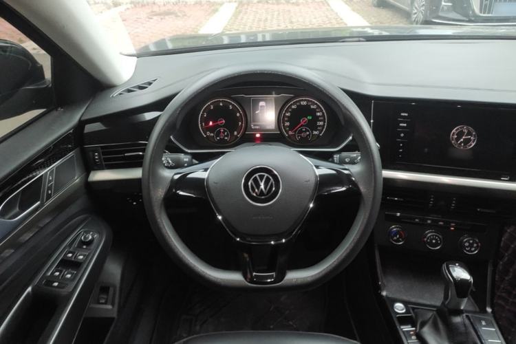 Used Volkswagen Passat 2020 Revised Version 280TSI Business Edition China VI Standard Steering Wheel