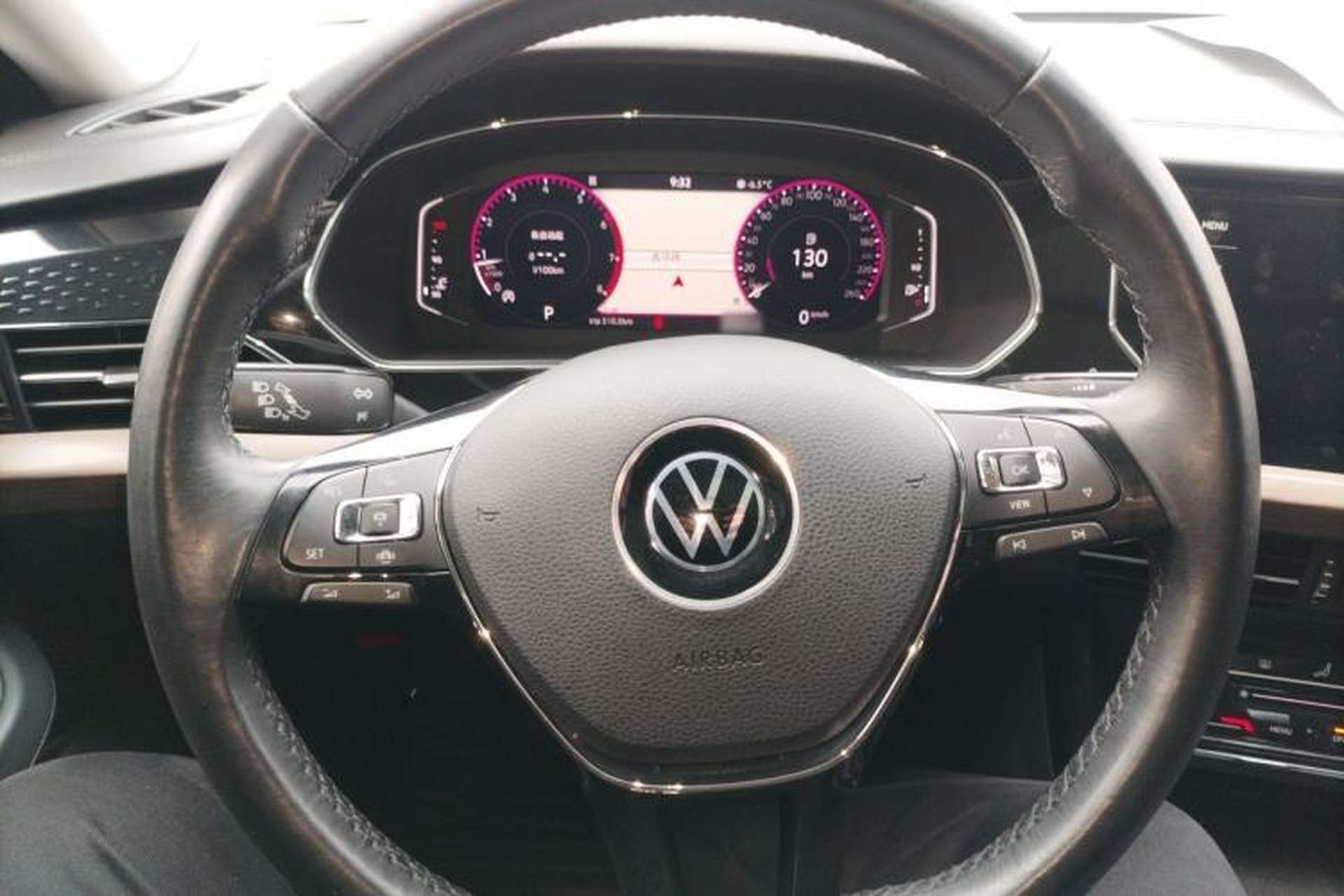 Used Volkswagen Passat 2020 Revised Version 330TSI Luxury Edition China VI Standard Steering Wheel