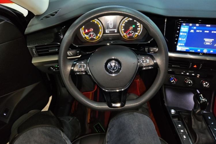 Used Volkswagen Passat 2020 Revised Version 280TSI Business Edition China VI Standard Steering Wheel