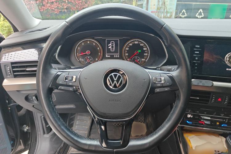 Used Volkswagen Passat 2020 330TSI Elite Edition China VI Steering Wheel