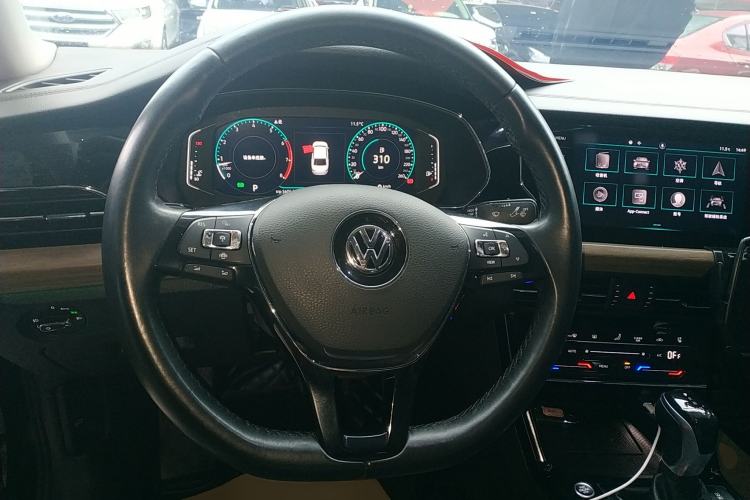 Used Volkswagen Passat 2020 330TSI Luxury Edition China VI Steering Wheel