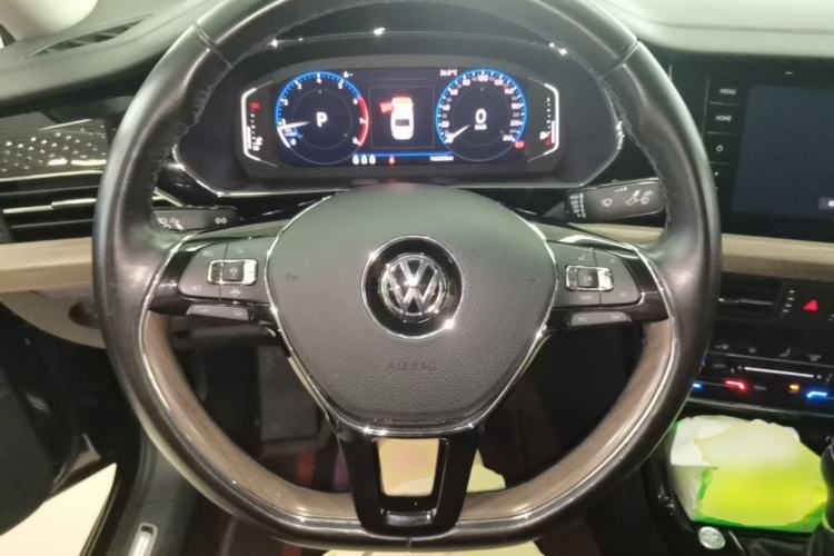 Used Volkswagen Passat 2020 330TSI Prestige Edition China VI Standard Steering Wheel