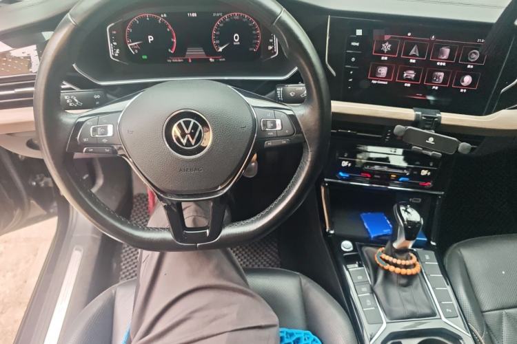 Used Volkswagen Passat 2020 Revised Version 330TSI Luxury Edition China VI Standard Steering Wheel