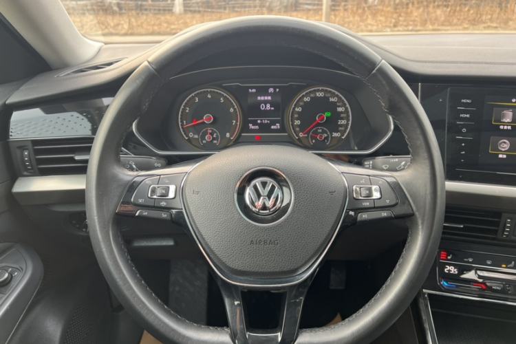 Used Volkswagen Passat 2020 330TSI Elite Edition China VI Steering Wheel