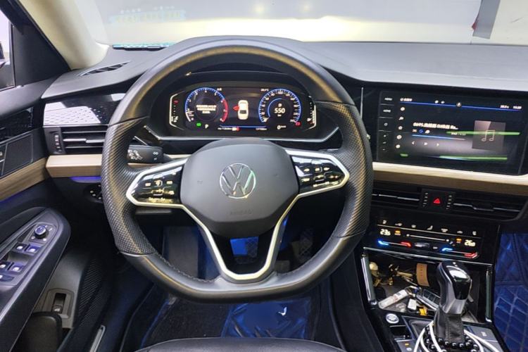 Used Volkswagen Passat 2020 330TSI Luxury Edition China VI Steering Wheel
