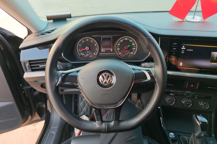 Used Volkswagen Passat 2020 Revised Version 280TSI Business Edition China VI Standard Steering Wheel