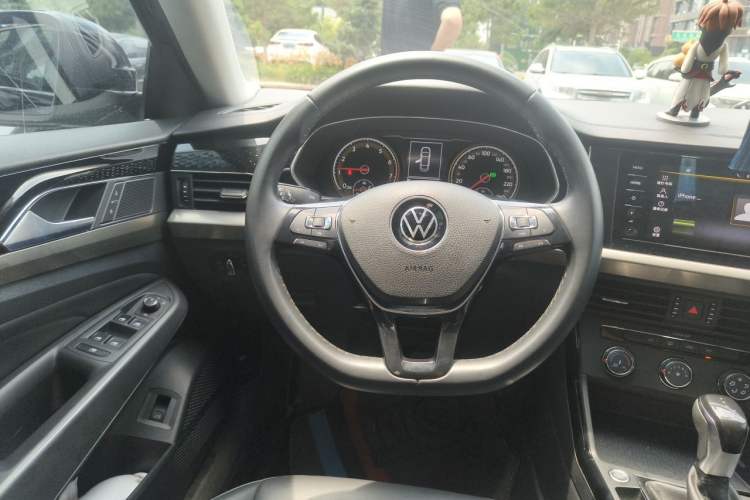Used Volkswagen Passat 2020 Revised Version 280TSI Business Edition China VI Standard Steering Wheel