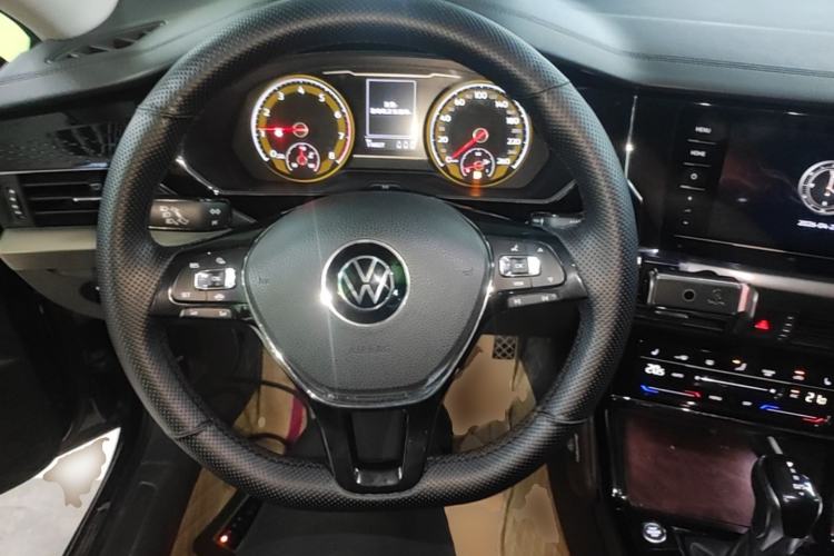 Used Volkswagen Passat 2020 Revised Version 280TSI Elite Edition China VI Standard Steering Wheel