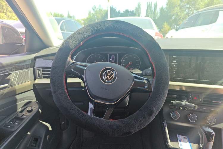 Used Volkswagen Passat 2020 Revised Version 280TSI Business Edition China VI Standard Steering Wheel