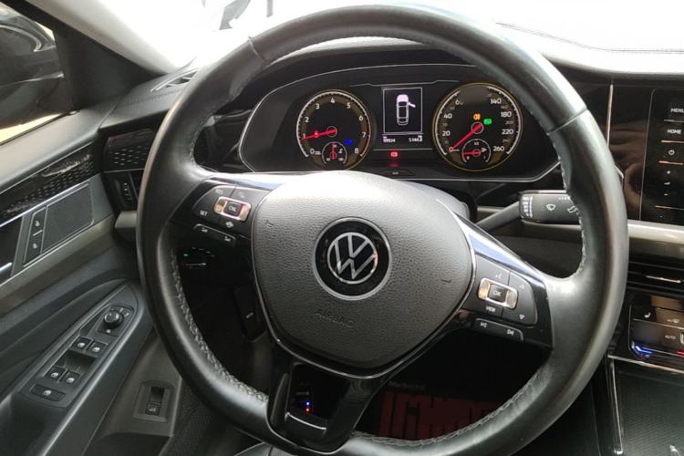Used Volkswagen Passat 2020 330TSI Elite Edition China VI Steering Wheel