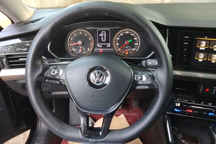 Used Volkswagen Passat 2020 330TSI Elite Edition China VI Steering Wheel