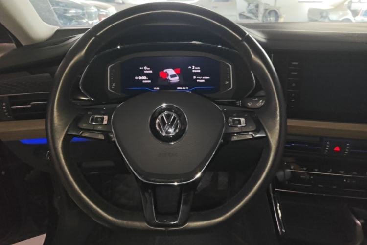 Used Volkswagen Passat 2020 330TSI Luxury Edition China VI Steering Wheel