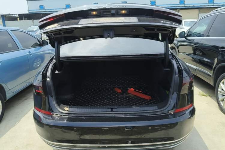 Used Volkswagen Passat 2020 Revised Version 280TSI Business Edition China VI Standard Trunk