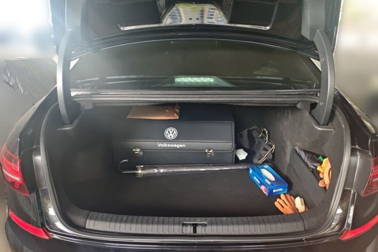 Used Volkswagen Passat 2020 330TSI Luxury Edition China VI Trunk