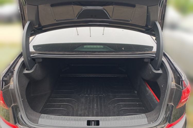 Used Volkswagen Passat 2020 330TSI Elite Edition China VI Trunk