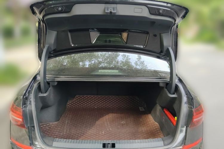 Used Volkswagen Passat 2020 330TSI Elite Edition China VI Trunk