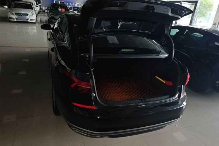 Used Volkswagen Passat 2020 330TSI Elite Edition China VI Trunk