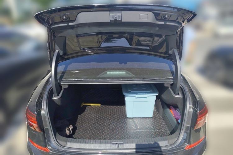 Used Volkswagen Passat 2020 Revised Version 330TSI Luxury Edition China VI Standard Trunk