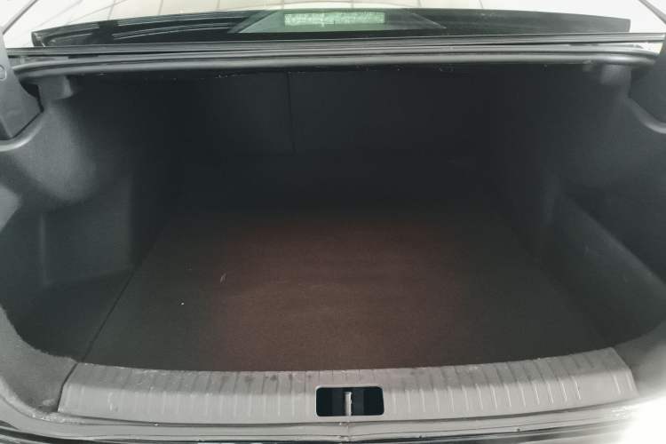 Used Volkswagen Passat 2020 Revised Version 280TSI Business Edition China VI Standard Trunk
