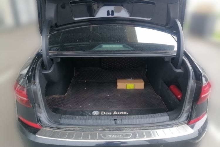 Used Volkswagen Passat 2020 330TSI Elite Edition China VI Trunk