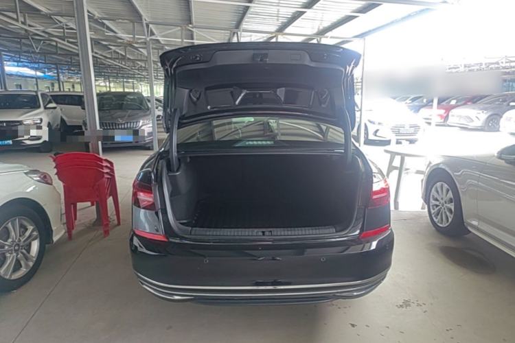 Used Volkswagen Passat 2020 330TSI Elite Edition China VI Trunk