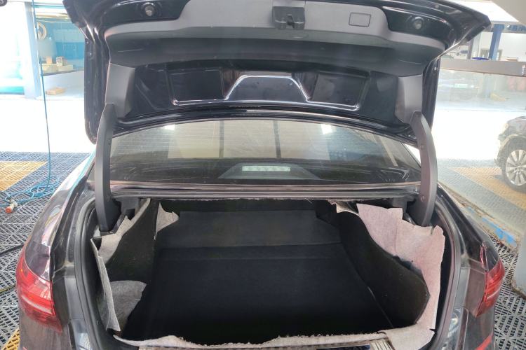 Used Volkswagen Passat 2020 Revised Version 330TSI Luxury Edition China VI Standard Trunk