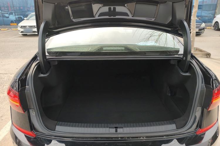 Used Volkswagen Passat 2020 330TSI Elite Edition China VI Trunk