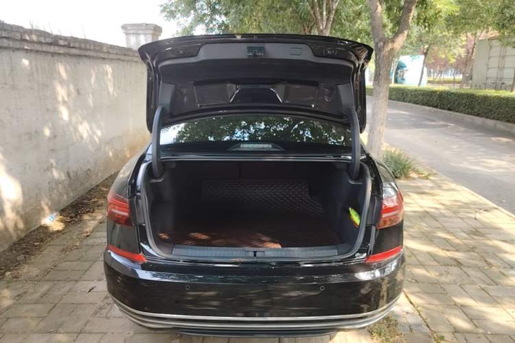 Used Volkswagen Passat 2020 330TSI Elite Edition China VI Trunk