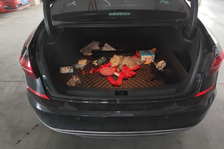 Used Volkswagen Passat 2020 330TSI Luxury Edition China VI Trunk