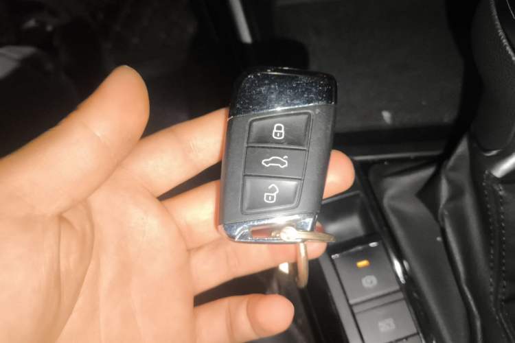 Used Volkswagen Passat 2020 280TSI Business Edition China VI Standard Vehicle Key