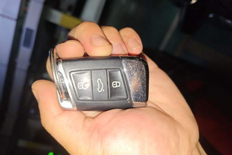 Used Volkswagen Passat 2020 330TSI Elite Edition China VI Vehicle Key